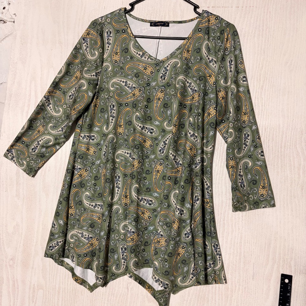 ENMAIN Paisley Tunic Women Medium Green V-Neck Handkerchief Hem Boho Top